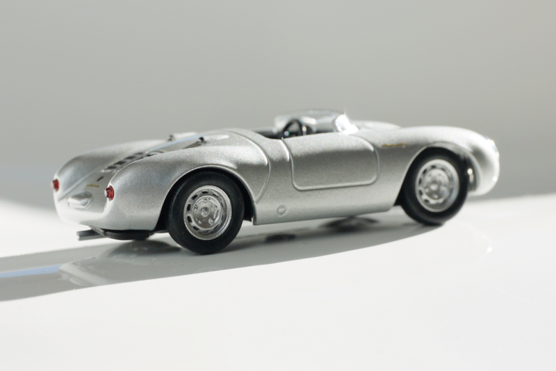Illustration for article titled Kyosho Porsche 4 1/64 #85 - Projekt RennSport Käfer #5 - 1955 Porsche 550